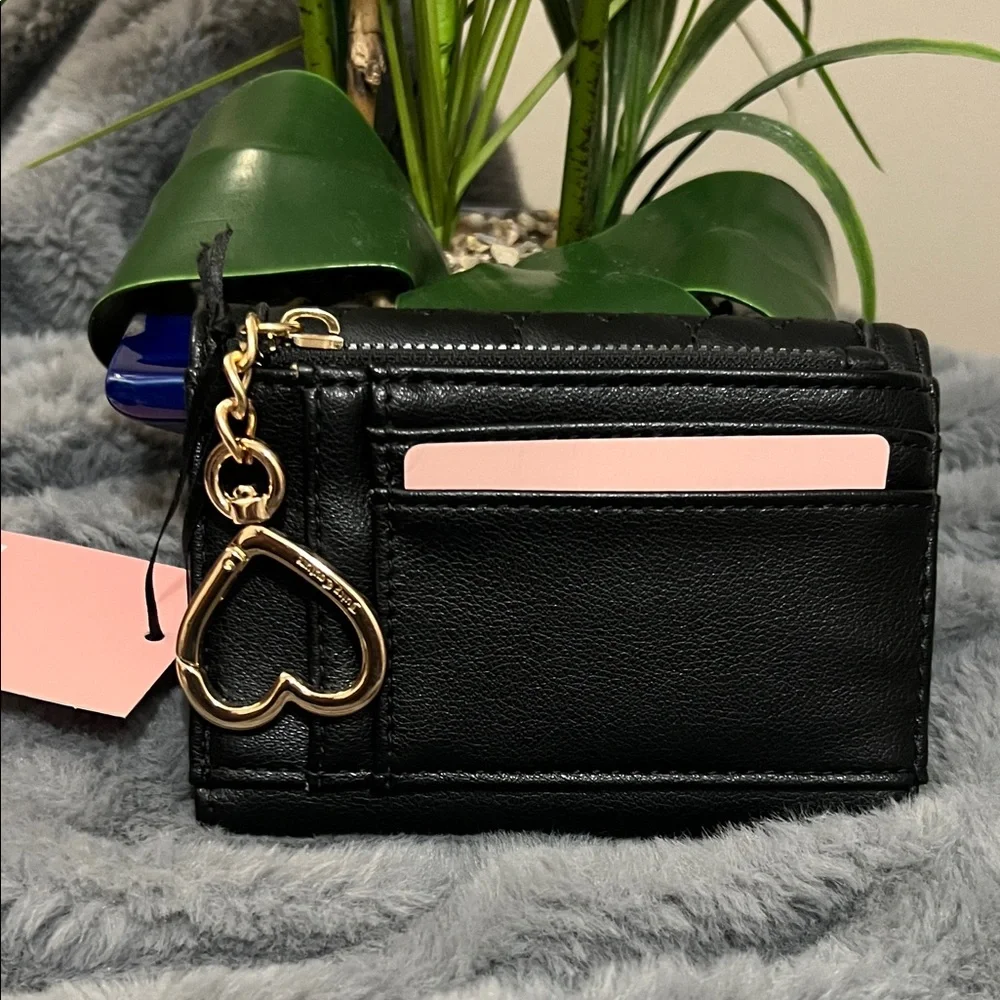 Juicy Couture Black Heart Quilted Wallet NWT retail $35